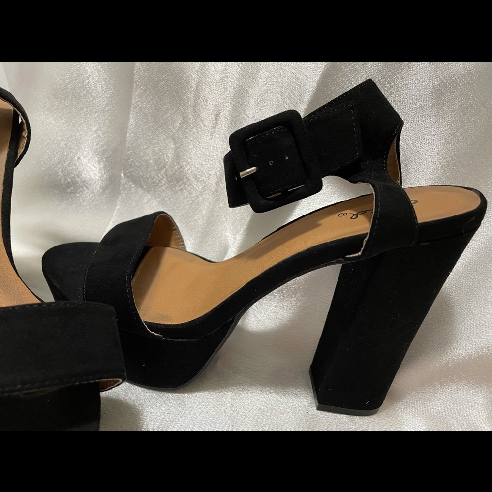 Tacones Bonitos y Altos - Picture 2 of 3